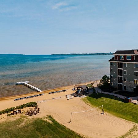 Tamarack Lodge Траверс-Сити Экстерьер фото