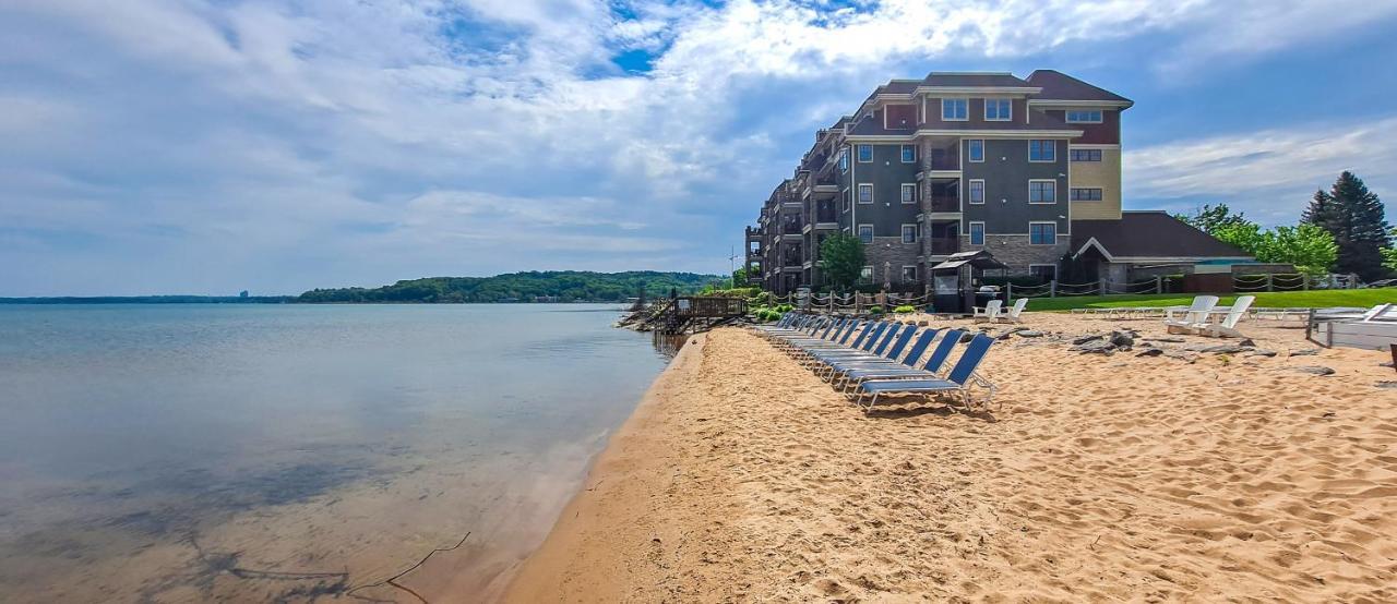Tamarack Lodge Траверс-Сити Экстерьер фото