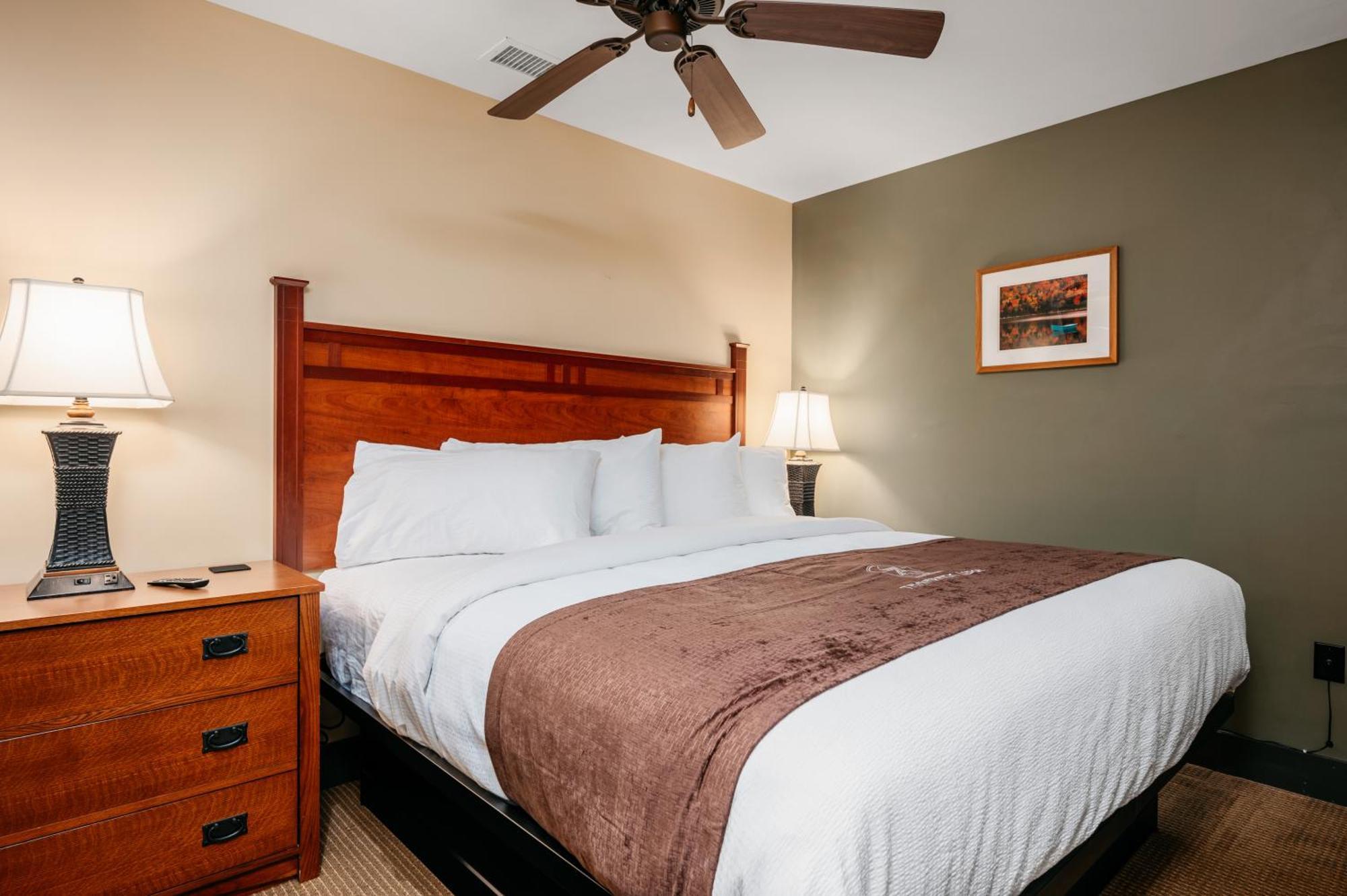 Tamarack Lodge Траверс-Сити Номер фото
