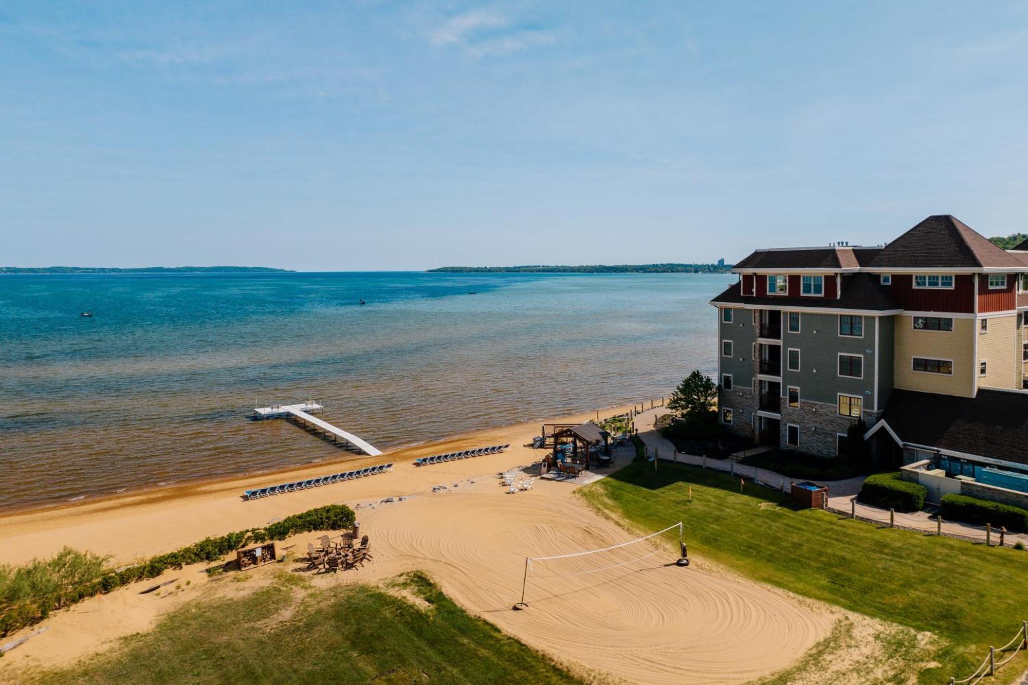 Tamarack Lodge Траверс-Сити Экстерьер фото
