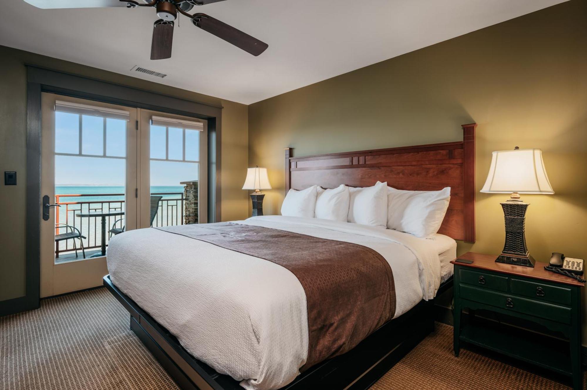 Tamarack Lodge Траверс-Сити Номер фото
