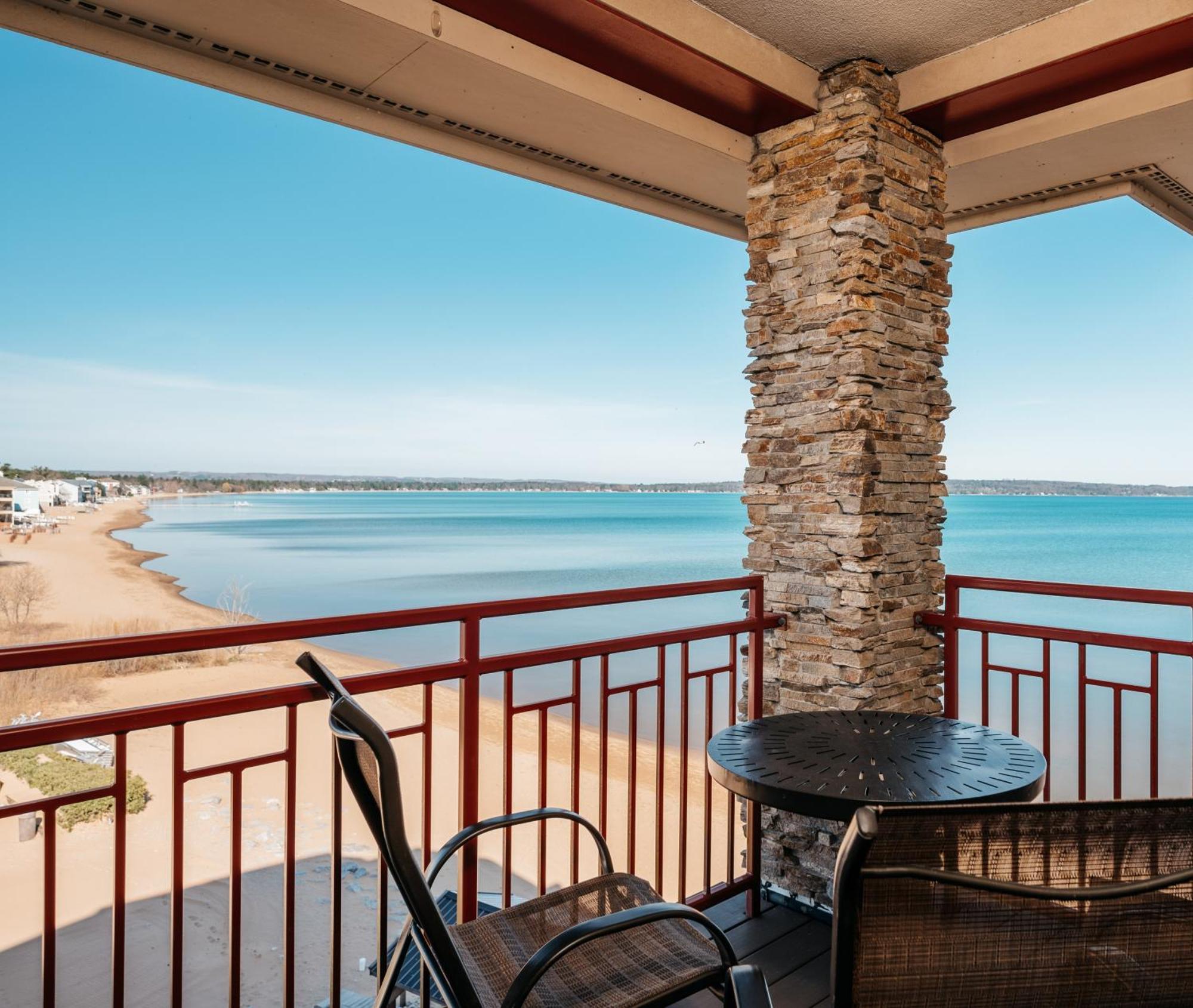 Tamarack Lodge Траверс-Сити Номер фото